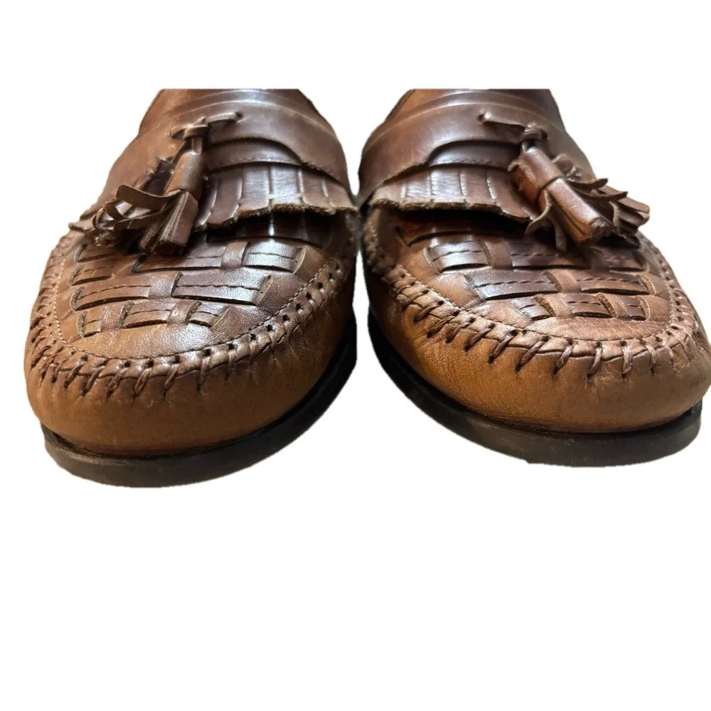 Giorgio Brutini leather loafers size 8, woven leather.  wear on heals, Unisex #D